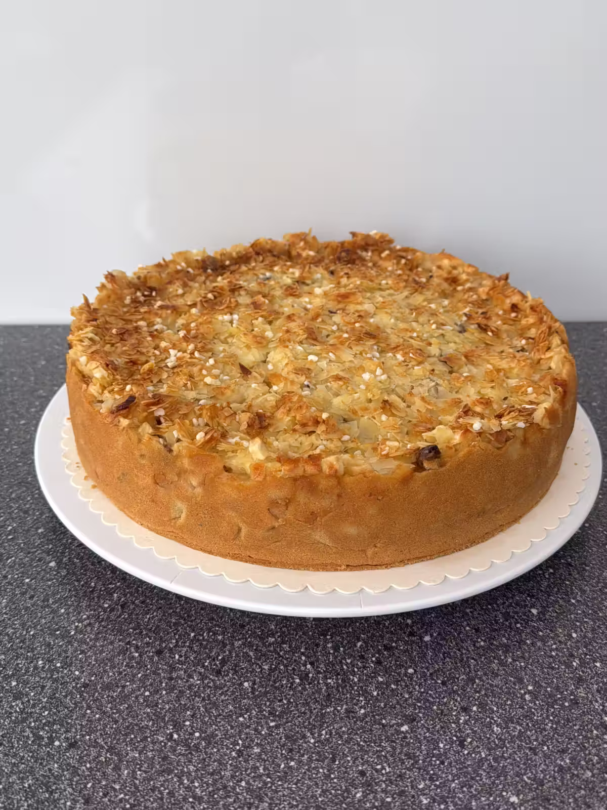Apfeltorte mit frischen Äpfeln